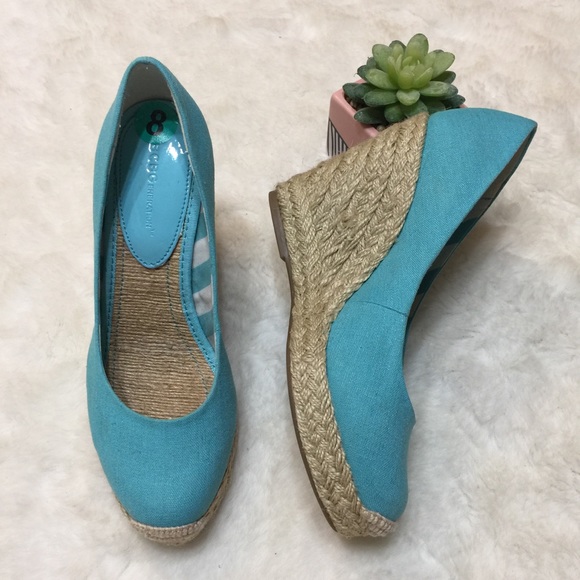 BCBG Finly Cabaret Basic Linen Wedge - Picture 1 of 5